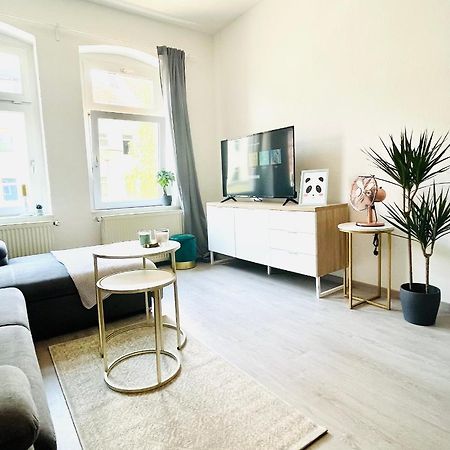 Renoviertes Apartment In Zentraler Lage - Wlan, Smart-Tv, Kuche, Balkon Und Queensize-Bett Fur 4 Gaste Erfurt Esterno foto