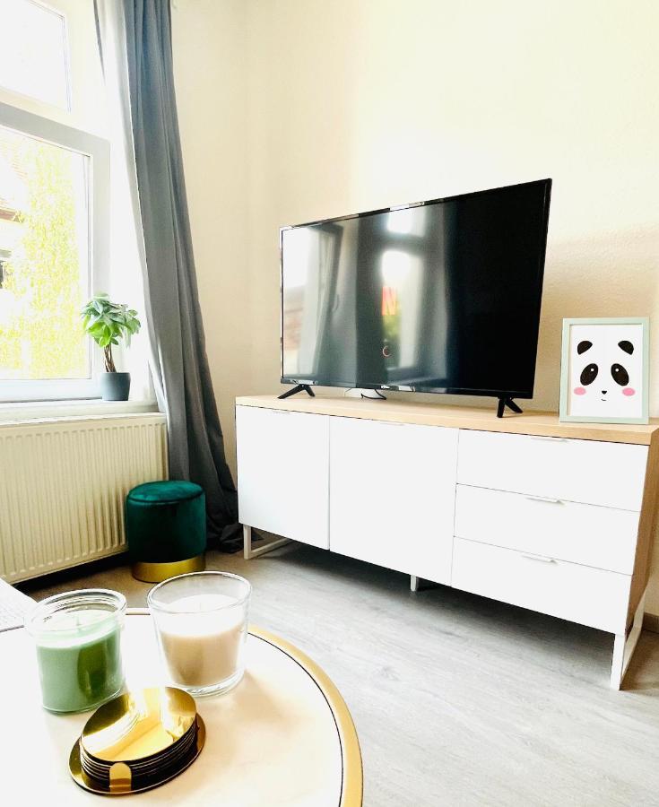 Renoviertes Apartment In Zentraler Lage - Wlan, Smart-Tv, Kuche, Balkon Und Queensize-Bett Fur 4 Gaste Erfurt Esterno foto