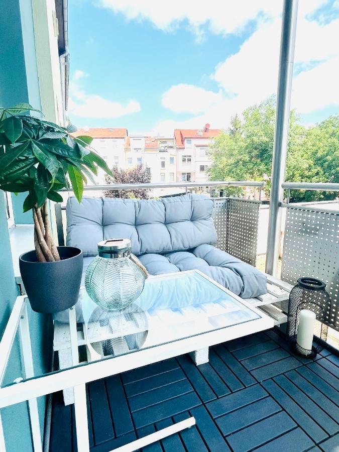 Renoviertes Apartment In Zentraler Lage - Wlan, Smart-Tv, Kuche, Balkon Und Queensize-Bett Fur 4 Gaste Erfurt Esterno foto